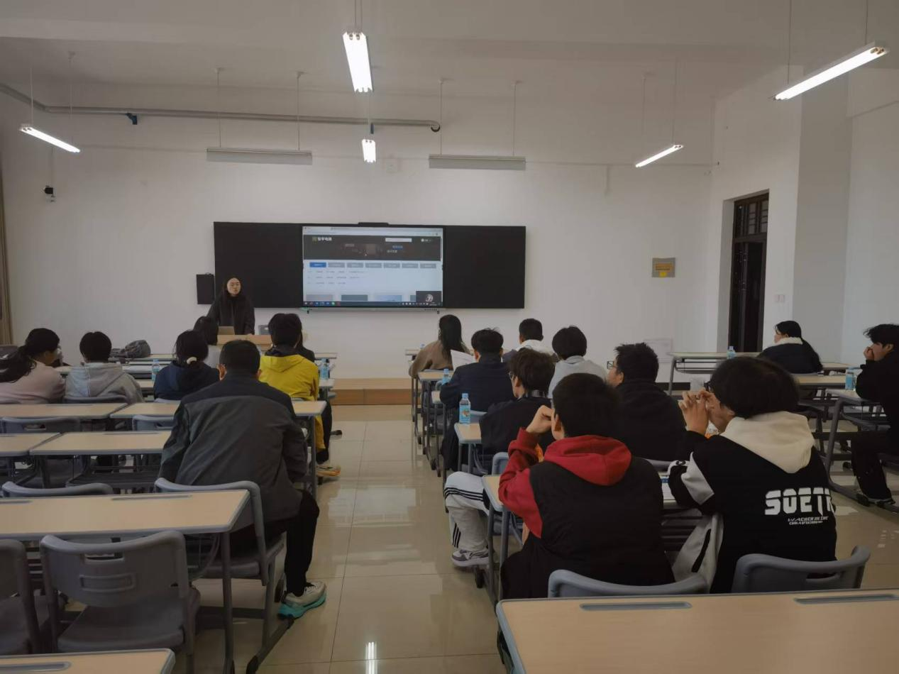 电气与智能控制工程学院邀请北京智启神州科技有限公司专家赴学院开展技术交流研讨