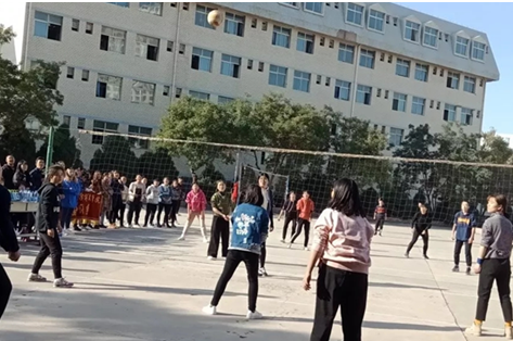 工程管理系女排在学院第十七届“迎新杯”比赛中荣获第三名