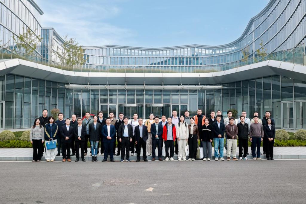 深耕产业前沿 锤炼双师队伍 ——交通运输学院教师参与城市轨道交通新质生产力高级研修班